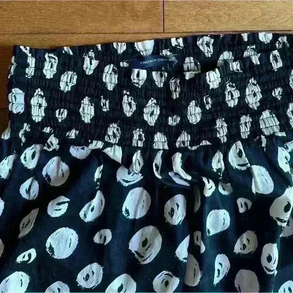 French Connection | Black and white mini bubble skirt with pockets size 6 - Picture 3 of 3